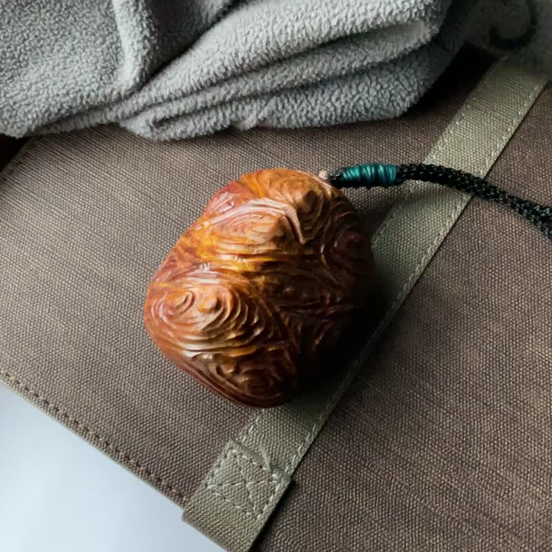 台湾肖楠 瘤花富甲 吊饰 把玩件 - 吊饰 - 木头 多色