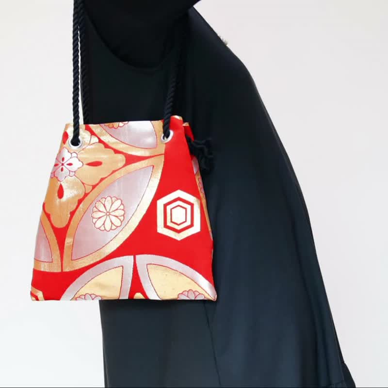 FUJIYAMA 侧背包 复古和服 两穿设计 可肩背可斜背 极简设计 - 侧背包/斜挎包 - 丝．绢 红色