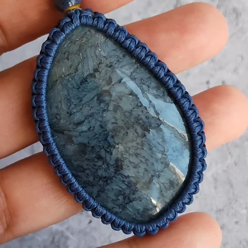 大号 RHODUSITE 流苏吊坠，女性能量石。俄罗斯石。 - 项链 - 宝石 蓝色