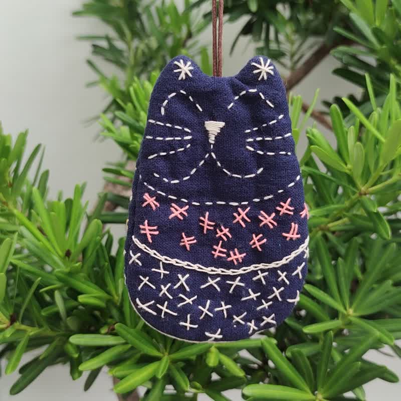 Handmade Key Chain Lucky Cat Snow ฺ - 钥匙链/钥匙包 - 棉 蓝色