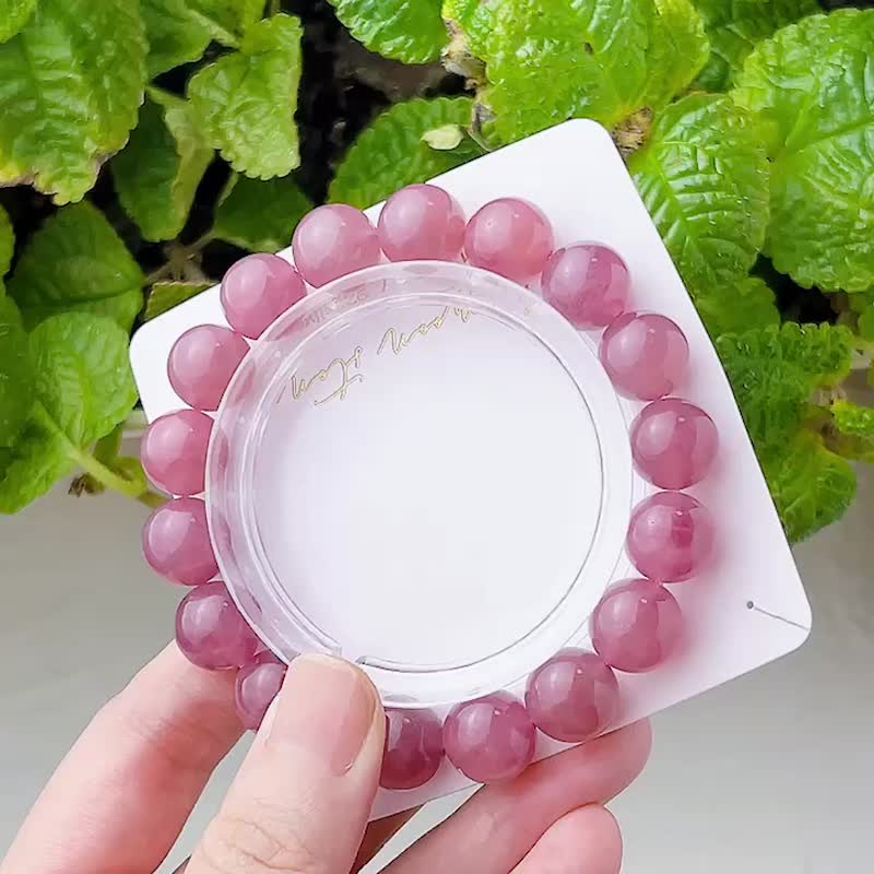 学会温柔对待自己 /  艳桃紫马粉晶 老矿粉水晶手链 14K 注金 - 手链/手环 - 水晶 紫色