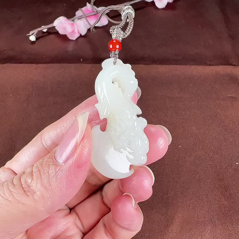 秒杀价 天然新疆和田玉羊脂玉府上有龙吊坠 玉质细腻 - 吊饰 - 玉石 