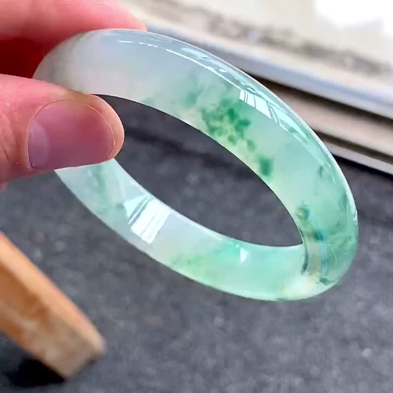 冰种翡翠天然翡翠玉镯 A玉手镯玉鈪 • 冰种飘花翡翠贵妃镯 - 手链/手环 - 玉石 绿色