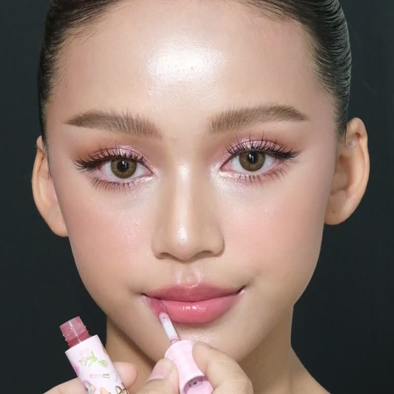 FreshO2 Ladcha 泰国彩妆导师联名 Glossy art lip oil 5.3g 光泽 - 唇彩/颊彩 - 纸 粉红色