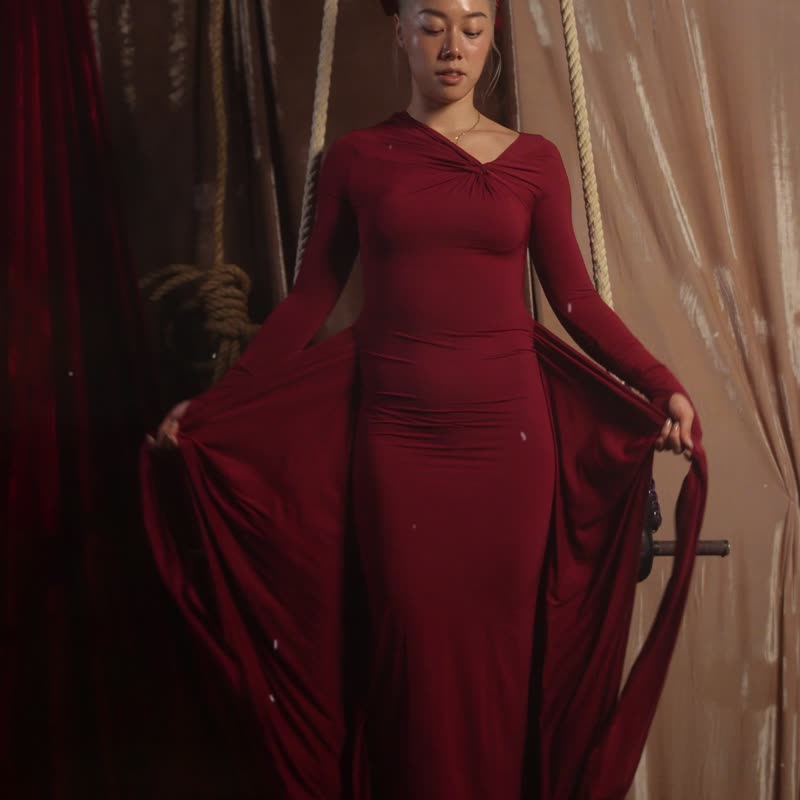 马戏团系列 酒红色斜领长袖绑结收腰连身裙/连身洋装 - 洋装/连衣裙 - 其他人造纤维 红色