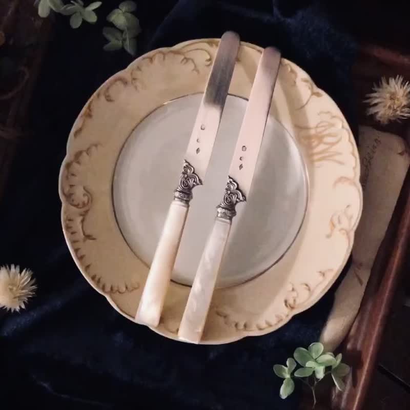 罕见法国近200年启蒙时代-珍珠母贝纯银起士奶酪刀一把 - 餐刀/叉/匙组合 - 纯银 银色