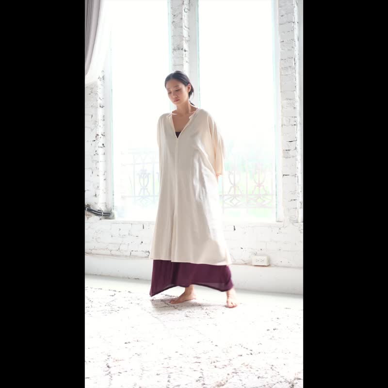 OMAKE 钥匙领落肩前开衩罩衫洋装 / 菱纹布 橄榄绿 - 洋装/连衣裙 - 棉 绿色