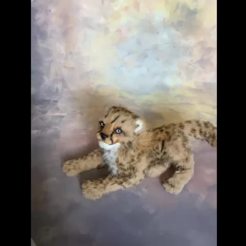 逼真猎豹幼崽绒毛玩偶、仿真动物玩具、收藏复制品 - 摆饰 - 其他材质 卡其色