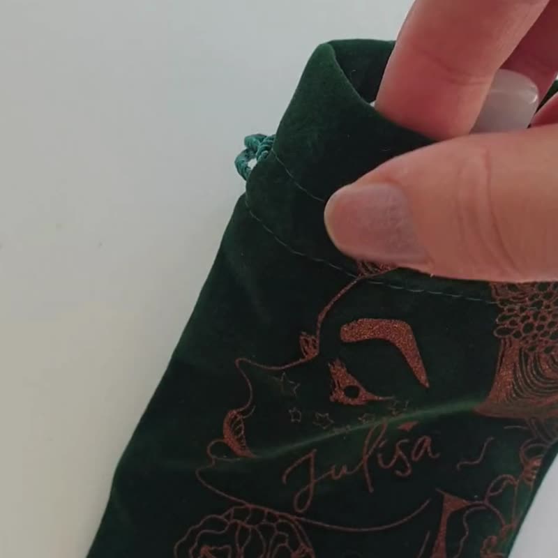 玉石脸部刮痧板白玉  澳洲JULISA 送丝绒布袋  穴道按摩新春开运 - 脸部按摩/清洁工具 - 宝石 白色
