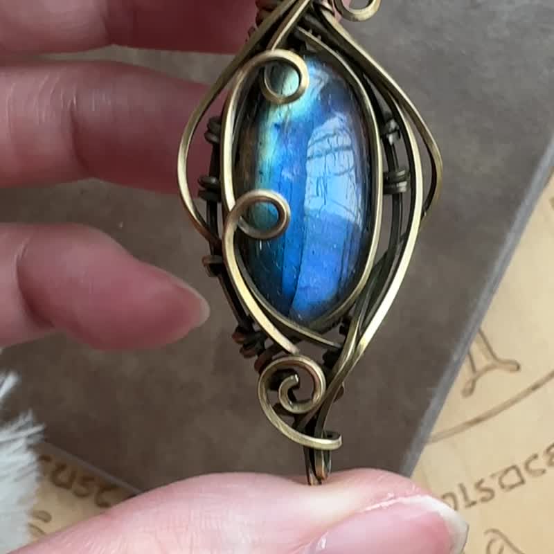 WW317 全手工编织 绕铜线复古做旧 wire wrap 拉长石吊咀 - 项链 - 铜/黄铜 咖啡色