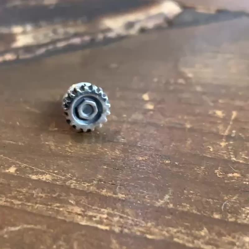 齿轮 / 纯银925 耳环 / 单边贩售 / 简约 / 银饰 男 / 男性礼品 / pe71 - 耳环/耳夹 - 纯银 银色