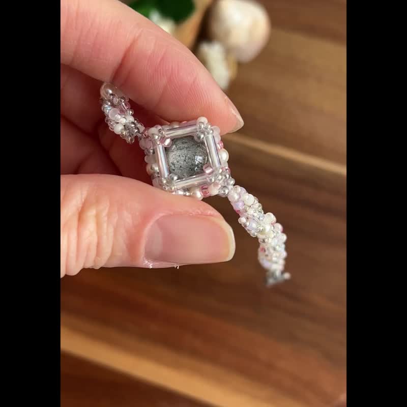 幽灵水晶球 扭扭手链 玻璃米珠 x 天然石 串珠手链 - 手链/手环 - 水晶 白色