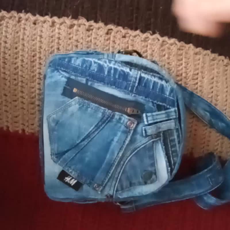 Denim Orbit 半月形侧背包。升级再造半硬挺斜背包 - 侧背包/斜挎包 - 其他材质 蓝色