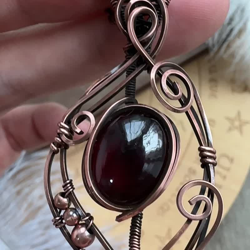 WW333 全手工编织 绕铜线复古做旧 wire wrap 钙铝榴石吊咀 - 项链 - 铜/黄铜 咖啡色
