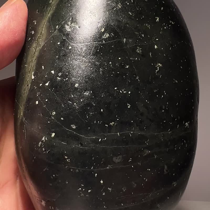 海底黑胆石 摆件 矿石收藏 文玩 天然奇石 火成岩 #能量石 艺术 - 摆饰 - 玉石 黑色