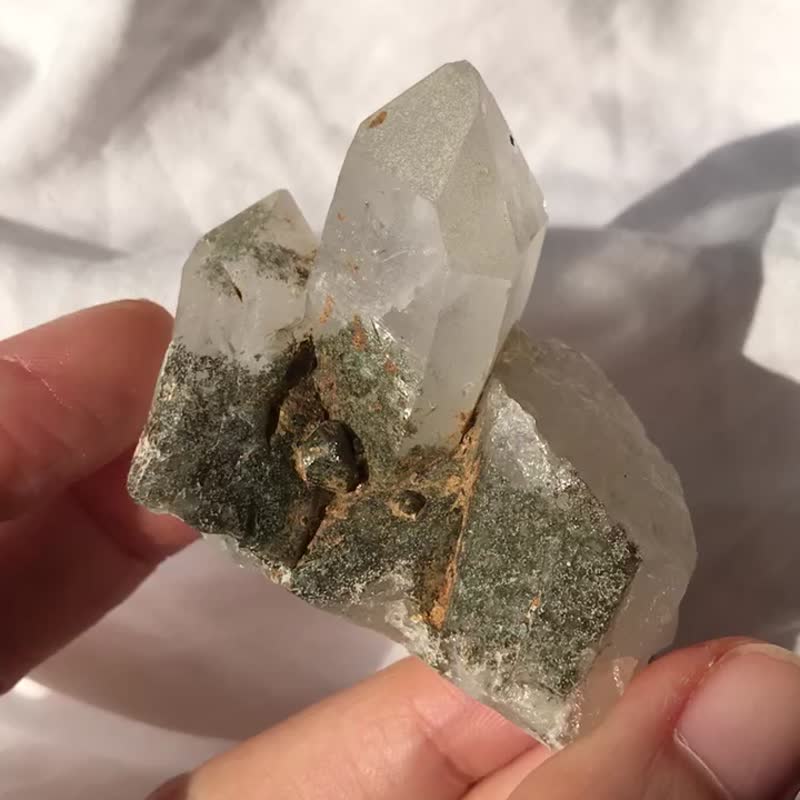 西藏 喜马拉雅 浮生白水晶簇 绿幽灵簇 手把玩 手握 - 摆饰 - 水晶 绿色