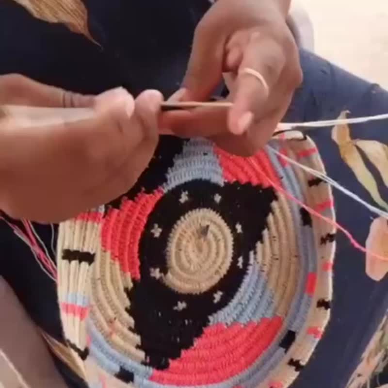 哥伦比亚制 2短背带 Wayuu 编织手工包 黑红橘绿 - 手提包/手提袋 - 压克力 多色