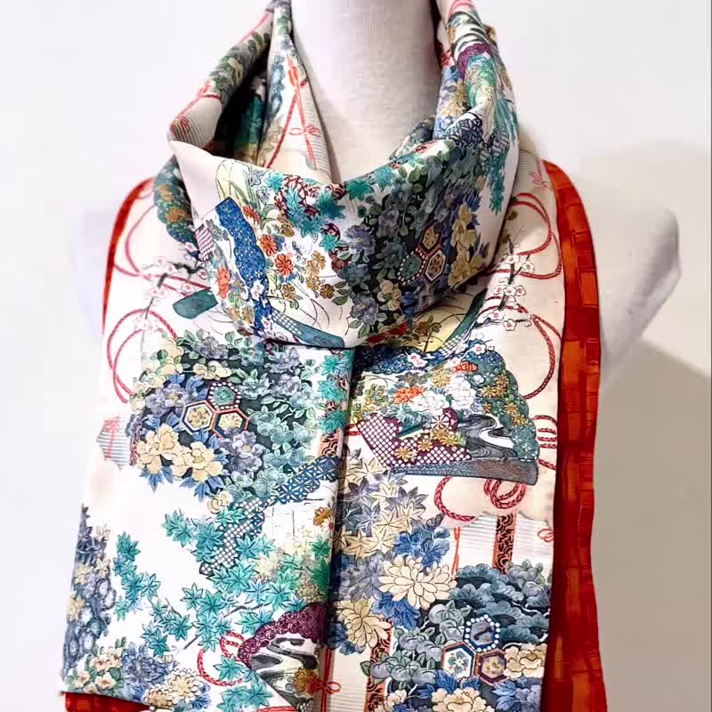 纯手作丝质米白满版传统日本花草庭园撞色水彩笔触风格橘色围巾披 - 围巾/披肩 - 丝．绢 多色