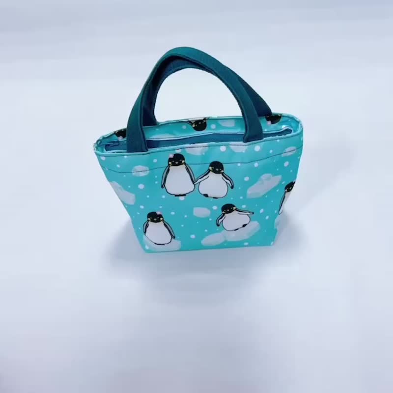 儿童防泼水便当袋 国王企鹅款 台湾手工制造 - 手提包/手提袋 - 防水材质 蓝色