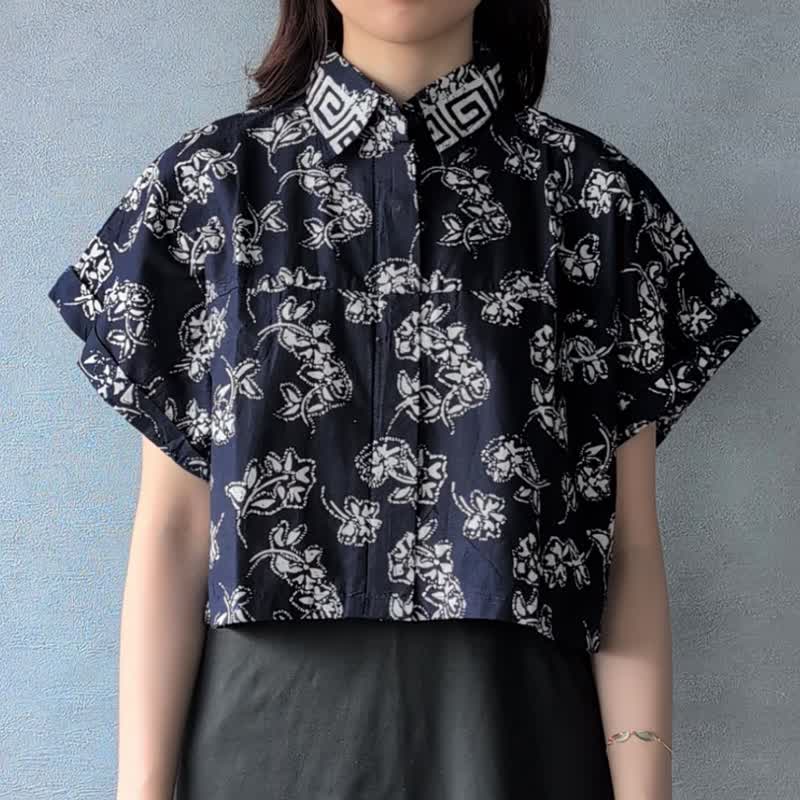 印尼蜡染可爱少女风短版衬衫 PUPUT - 蓝花花 - PUP035 - 女装上衣 - 棉．麻 蓝色