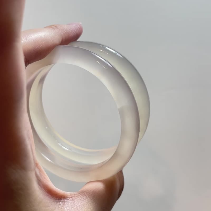 兔宝顽石//玻璃体马达加斯加玉髓 内径54mm+ - 手链/手环 - 玉石 