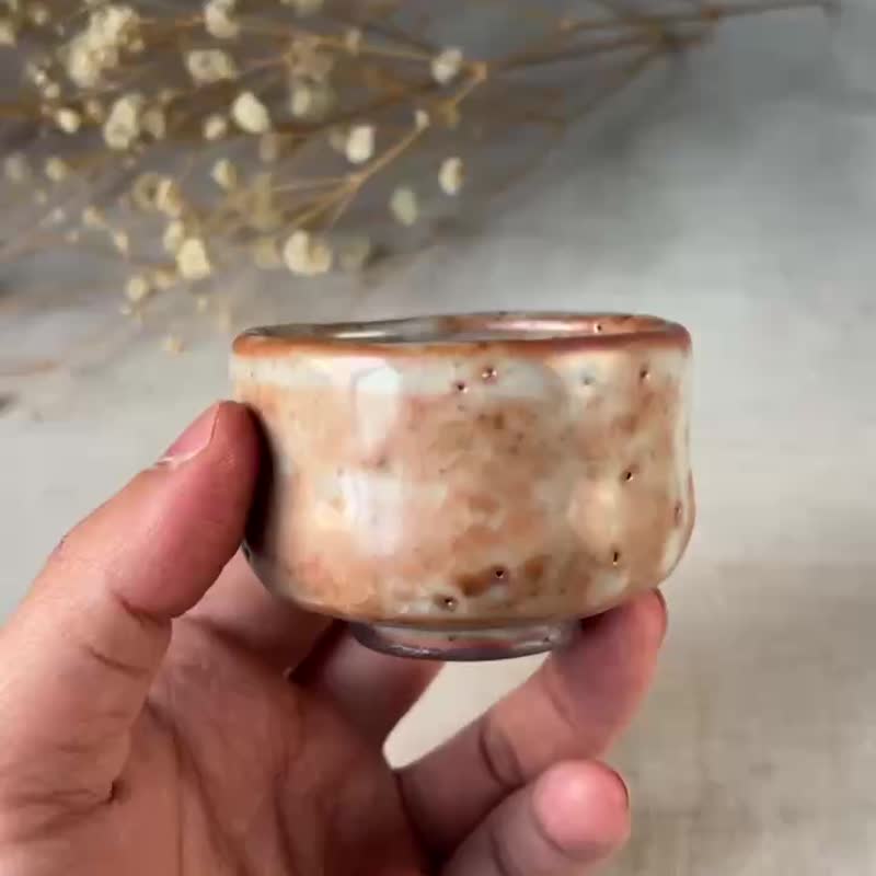 柴烧志野绯色小杯-B - 茶具/茶杯 - 陶 橘色