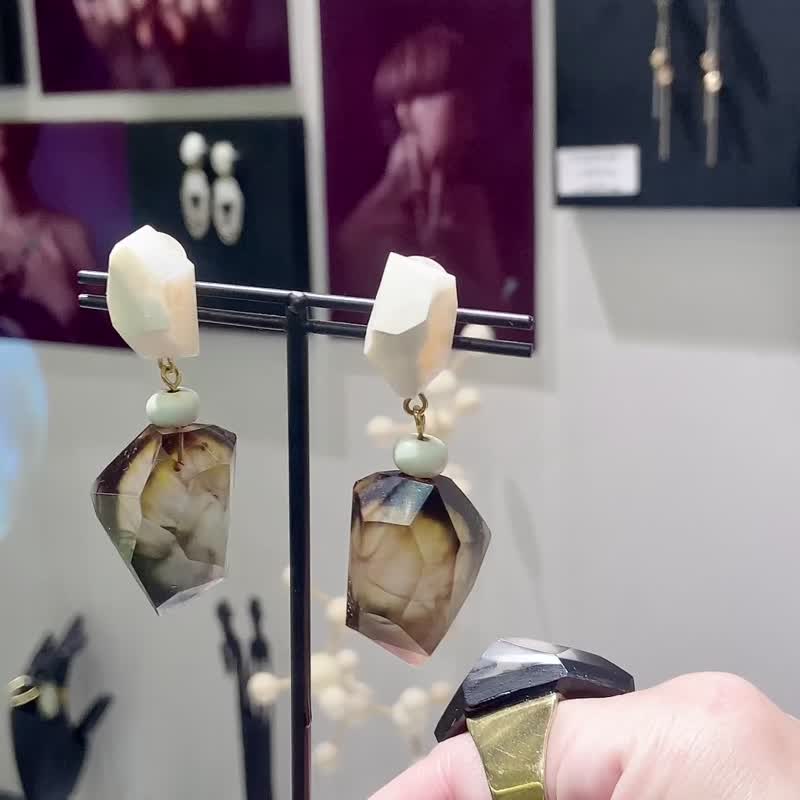 Frames volume 耳环 / 水晶 / 落叶 M 医疗钢耳环 夹式耳环 耳夹 - 耳环/耳夹 - 其他材质 咖啡色