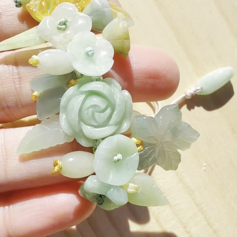 手工編織翡翠手链 — 盛开的花朵 - 手链/手环 - 玉石 橘色