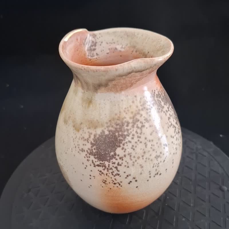 手拉胚柴烧花器自然落灰火吻印记个性商品最佳礼物纪念品 - 花瓶/陶器 - 陶 