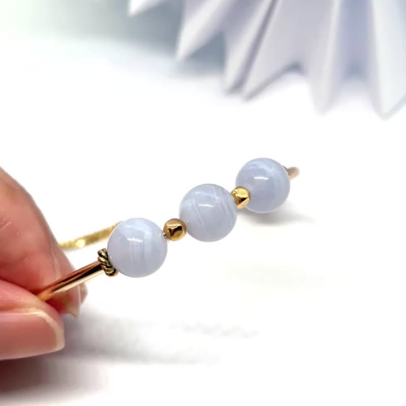 Blue lace agate crystal bracelet - 手链/手环 - 水晶 蓝色
