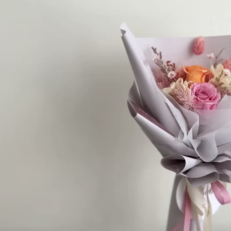 【永生玫瑰花花束】• 情人节/永生玫瑰花/永生玫瑰花花束/玫瑰花 - 干燥花/捧花 - 植物．花 多色