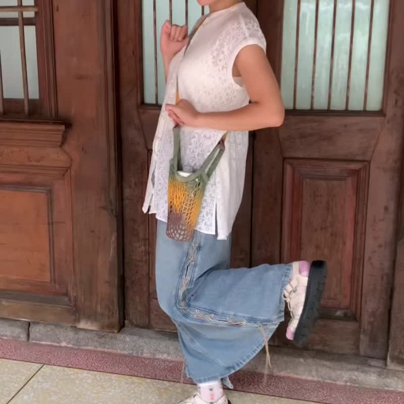 山色 手染编织饮料提袋/手提斜背两用小包/职人手工染制 - 其他 - 棉．麻 卡其色