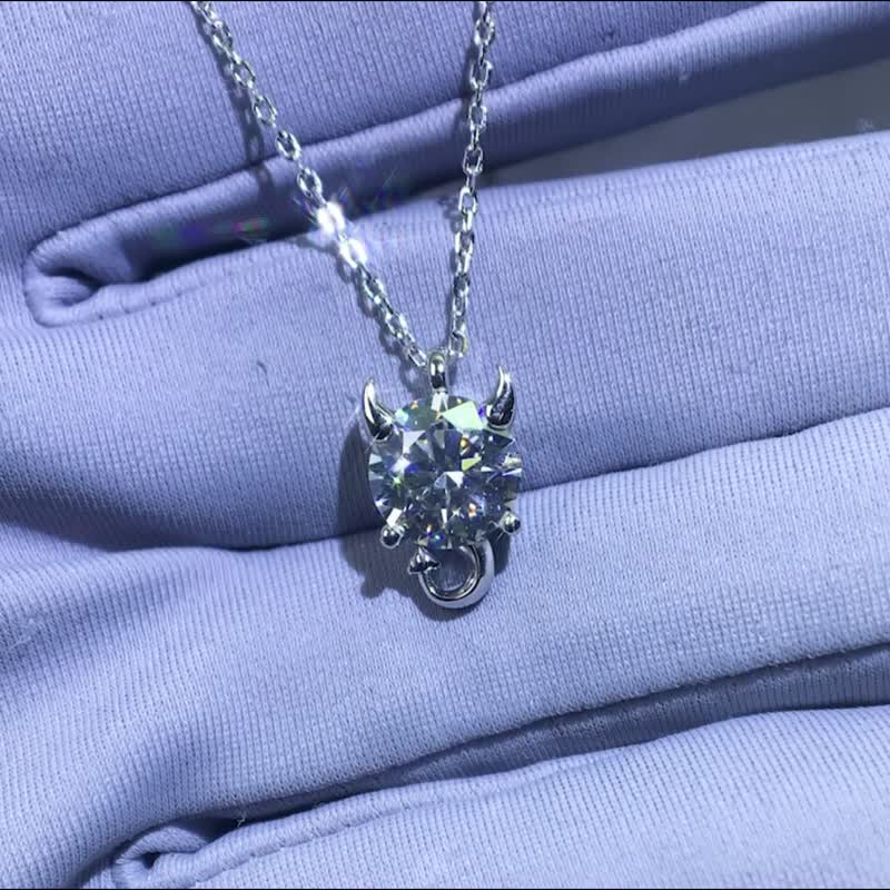 莫桑石2.0ct EF可爱小魔头吊坠18K镀金925银项链 节日和生日礼物 - 项链 - 钻石 